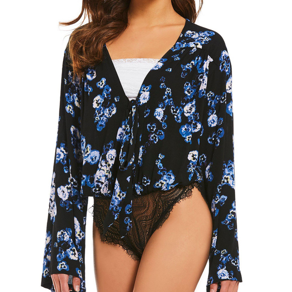 Forties Feels Printed Bell-Sleeve Body  Suit - Picture 2 of 7